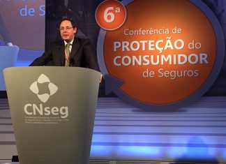Transparência para que clientes entendam a oferta, recomenda Eduardo Giannetti