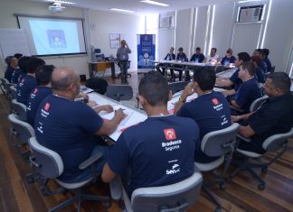 Programa “Porteiro Amigo do Idoso” já capacitou 2,4 mil profissionais de portaria