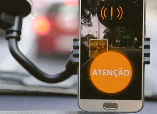 “Alerta Anticolisão” no celular avisa motorista sobre risco de acidente frontal