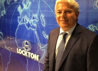 Lockton contrata ex-Marsh, analisa aquisições e fecha contrato para vender PME para banco