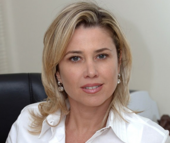 vera valente fenasaude