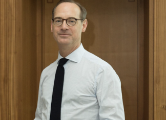 Allianz inicia parceria mundial Olímpica e Paralímpica de oito anos Oliver Bäte, CEO do Grupo Allianz.