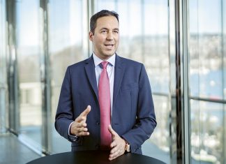 Swiss Re anuncia redução de carbono para carteira de investimentos Christian Mumenthaler Swiss Re