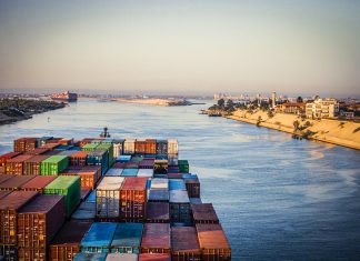 Lloyd’s vê grande perda com o bloqueio do Canal de Suez