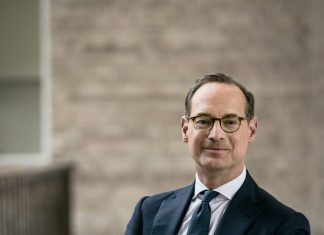 Allianz anuncia 6 milhões de euros para ajudar na recuperação dos estragos do terremoto na Turquia e na Síria Oliver Batt CEO do Grupo Allianz (6)