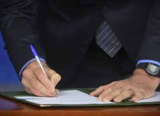 Congresso derruba veto de Bolsonaro a marco regulatório das securitizadoras