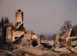 Indenizações com incêndios em Palisades e Eaton podem chegar a US$ 35 bilhões