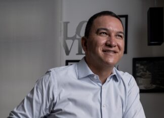 Samplemed celebra 35 anos de inovação em subscrição de riscos com atuação global Silas Samplemed