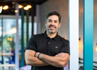 AXA no Brasil amplia acessibilidade no atendimento com ICOM, plataforma de intérpretes de Libras online