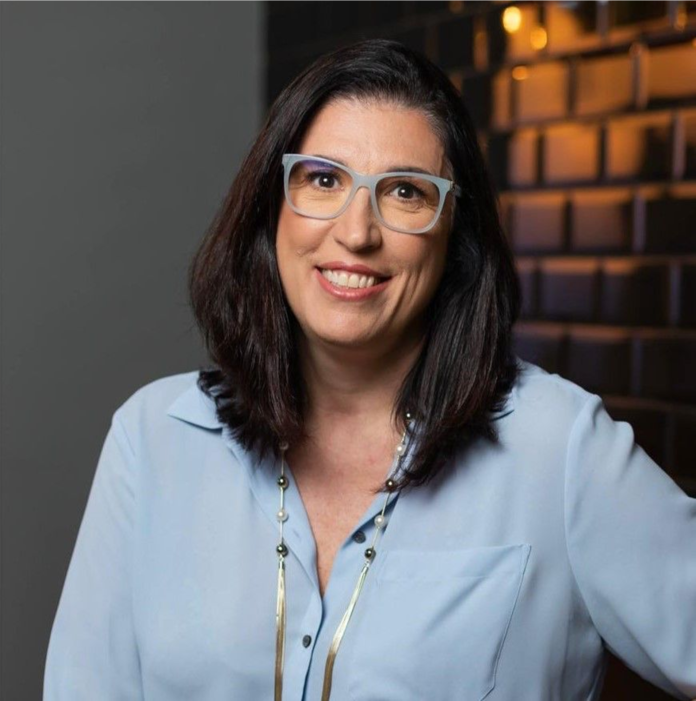 Ana mello Avanza
