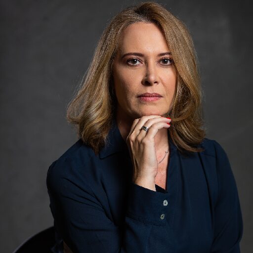 Carla Almeida Fairfax FF Seguros