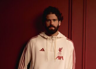 AXA no Brasil celebra 10 anos com nova campanha estrelada por Alisson Becker